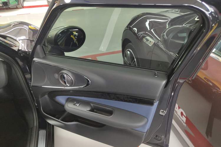 Used MINI Clubman 2023 1.5T COOPER Connoisseur Interior 5