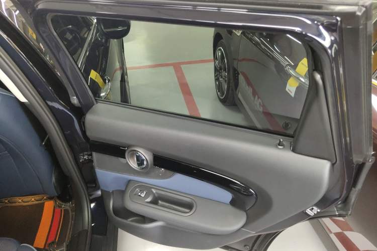 Used MINI Clubman 2023 1.5T COOPER Connoisseur Interior 6