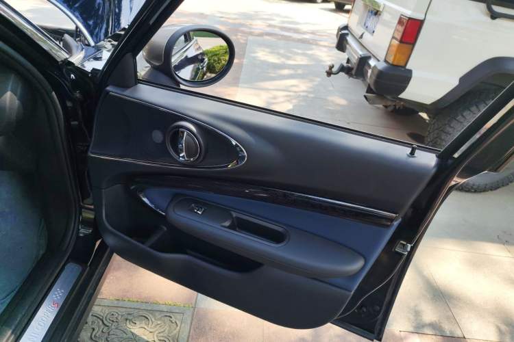 Used MINI Clubman 2023 Revised 2.0T COOPER S Connoisseur Right Front Door Interior