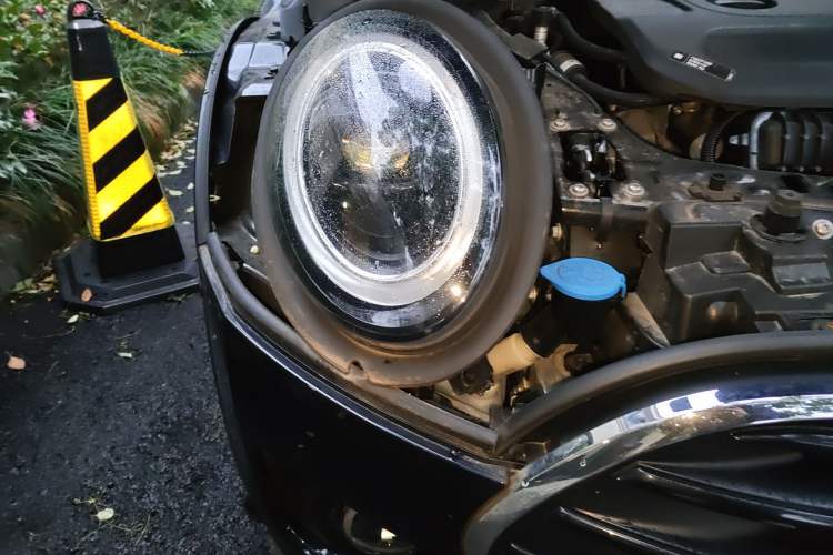 Used MINI Clubman 2023 1.5T COOPER Connoisseur Right Front Headlight