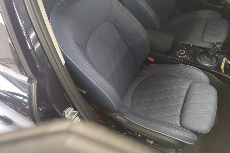 Used MINI Clubman 2023 1.5T COOPER Connoisseur Right Front Seat