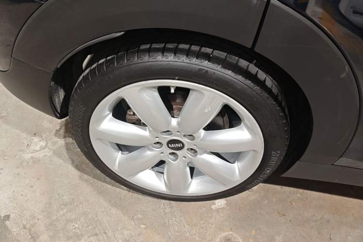 Used MINI Clubman 2023 Refresh 1.5T COOPER Connoisseur Right Rear Wheel Hub