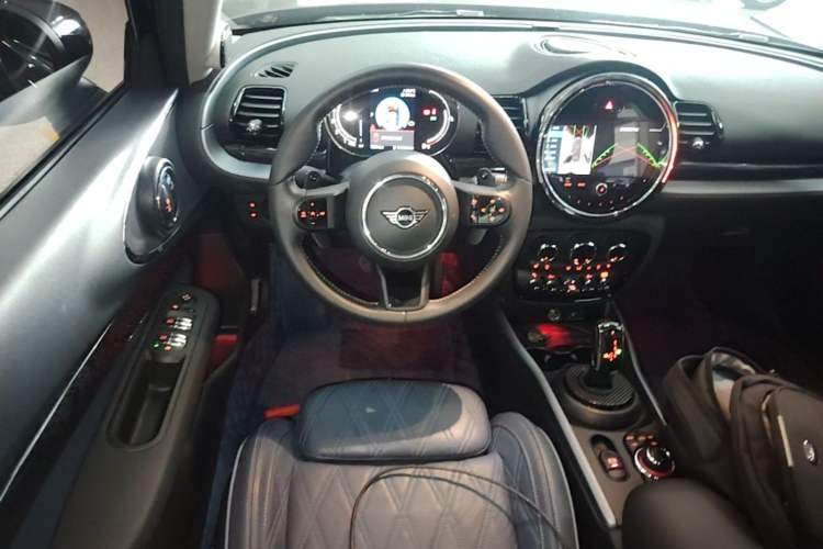 Used MINI Clubman 2023 2.0T COOPER S Connoisseur Steering Wheel