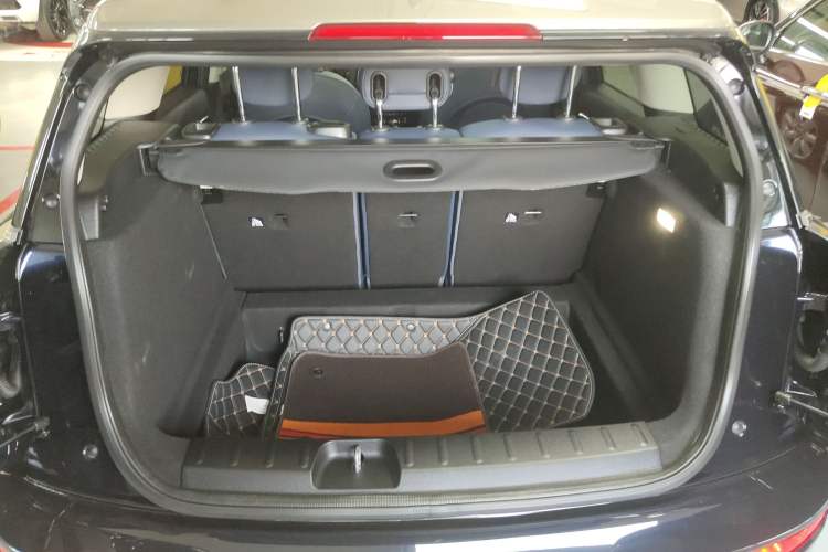 Used MINI Clubman 2023 1.5T COOPER Connoisseur Trunk