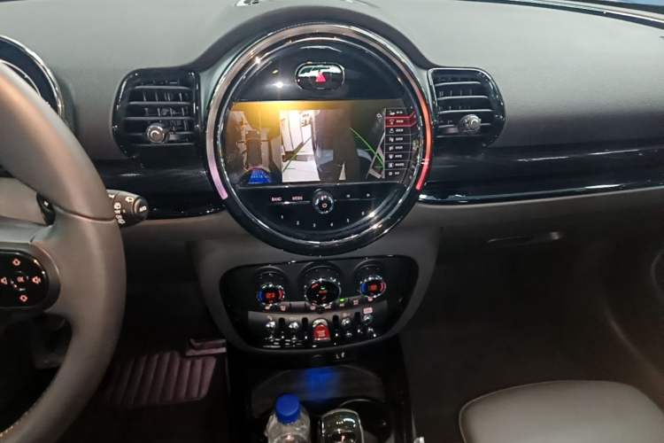 Used MINI Clubman 2023 Revised 2.0T COOPER S Connoisseur Audio And AC Panel