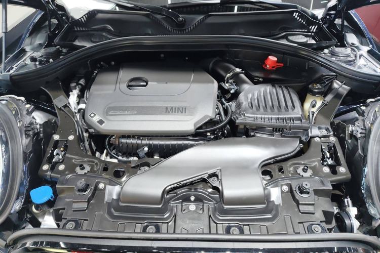 Used MINI Clubman 2023 1.5T COOPER Connoisseur Engine Bay