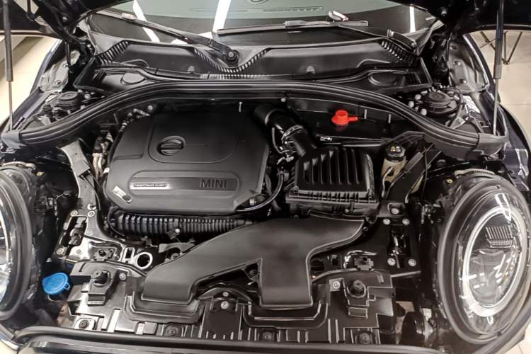 Used MINI Clubman 2023 Revised 2.0T COOPER S Connoisseur Engine Bay