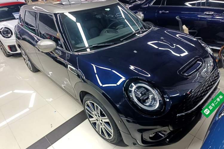 Used MINI Clubman 2023 Revised 2.0T COOPER S Connoisseur Front Right 45 Deg