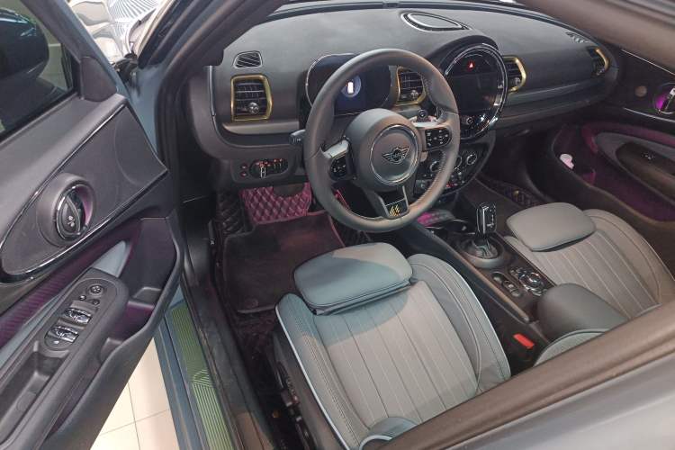 Used MINI Clubman 2023 2.0T COOPER S Free Spirit Special Edition Interior 3