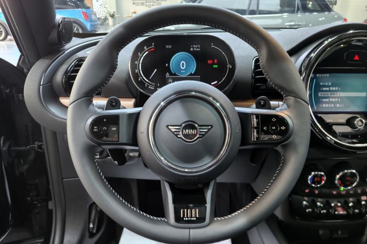 Used MINI Clubman 2023 Final Edition The Last Gentleman Commemorative Edition Interior 3