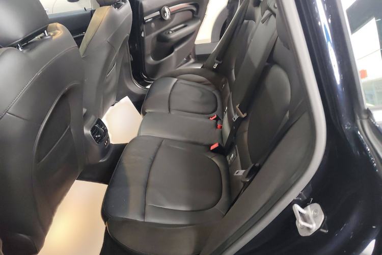 Used MINI Clubman 2023 1.5T COOPER Connoisseur Interior 4