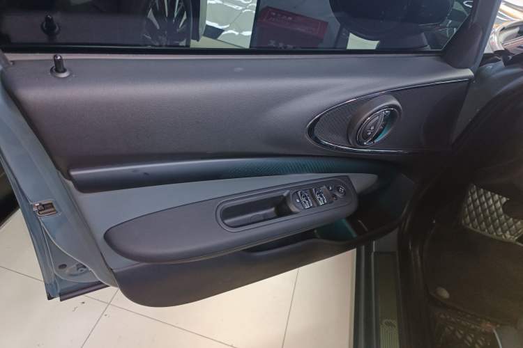 Used MINI Clubman 2023 2.0T COOPER S Free Spirit Special Edition Interior 7