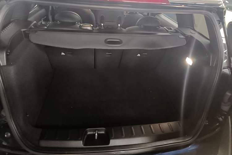 Used MINI Clubman 2023 Revised 2.0T COOPER S Connoisseur Trunk