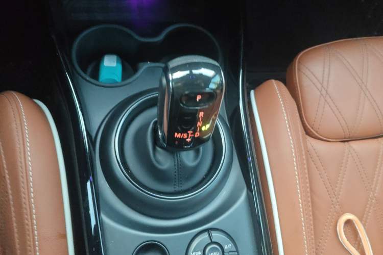 Used MINI Clubman 2023 Refresh 1.5T COOPER Connoisseur Gear Lever