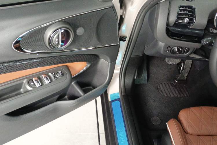 Used MINI Clubman 2023 Refresh 1.5T COOPER Connoisseur Driver Seat