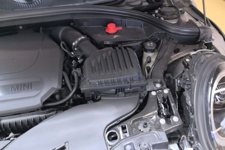 Used MINI Clubman 2023 Updated 1.5T COOPER Classic Edition Engine Bay Left