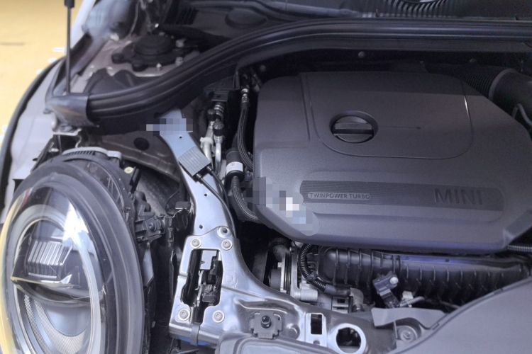 Used MINI Clubman 2023 Updated 1.5T COOPER Classic Edition Engine Bay Right