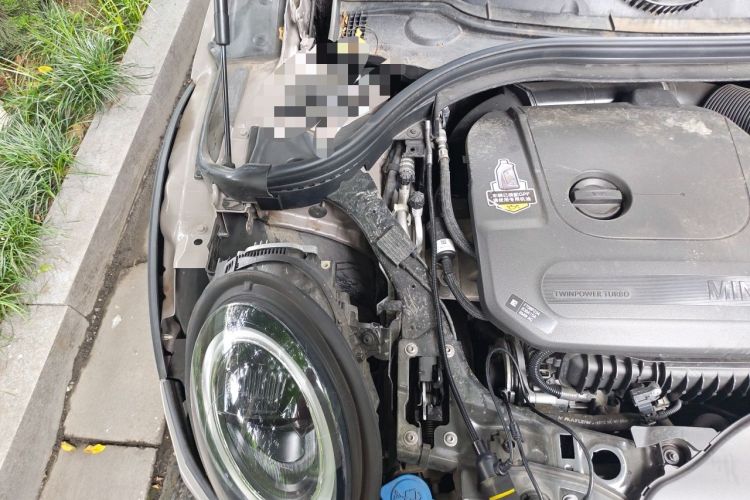 Used MINI Clubman 2023 1.5T COOPER Connoisseur Engine Bay Right
