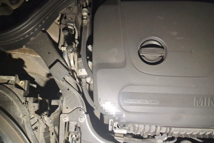 Used MINI Clubman 2023 Updated 1.5T COOPER Classic Edition Engine Bay Right