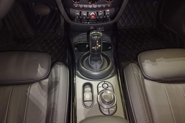 Used MINI Clubman 2023 Refresh 1.5T COOPER Connoisseur Gear Lever