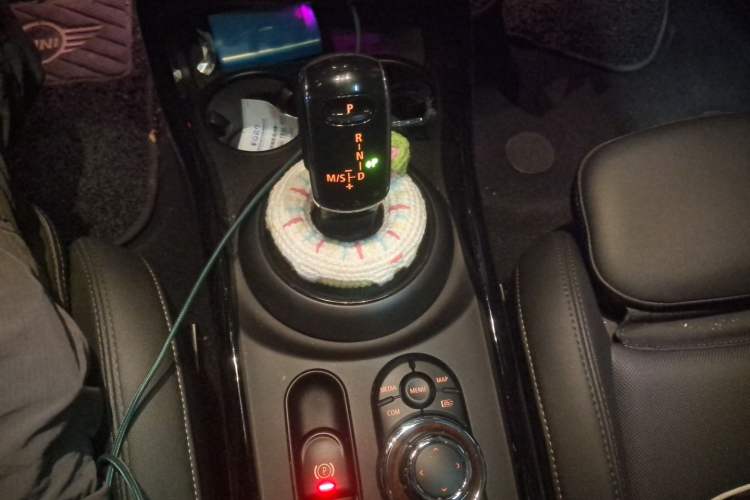 Used MINI Clubman 2023 Updated 1.5T COOPER Classic Edition Gear Lever