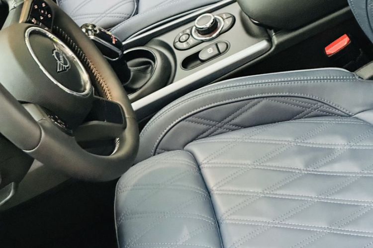 Used MINI Clubman 2023 1.5T COOPER Connoisseur Interior 4