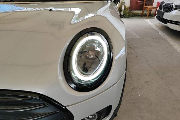 Used MINI Clubman 2023 1.5T COOPER Connoisseur Left Front Headlight