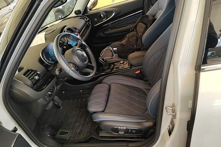 Used MINI Clubman 2023 1.5T COOPER Connoisseur Left Front Seat