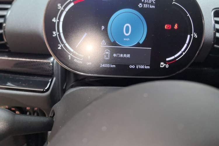 Used MINI Clubman 2023 Updated 1.5T COOPER Classic Edition Odometer Close Up