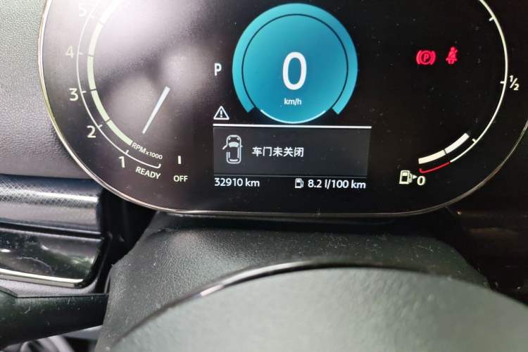 Used MINI Clubman 2023 1.5T COOPER Connoisseur Odometer Close Up