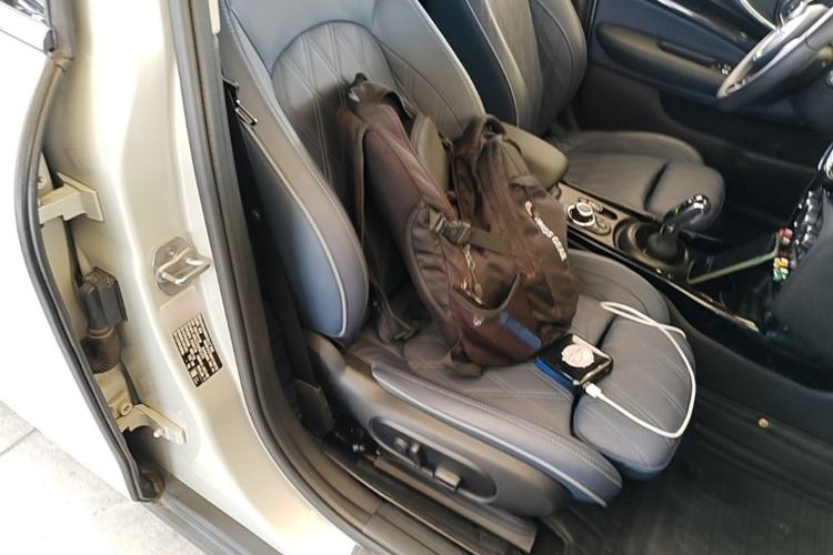 Used MINI Clubman 2023 1.5T COOPER Connoisseur Right Front Seat