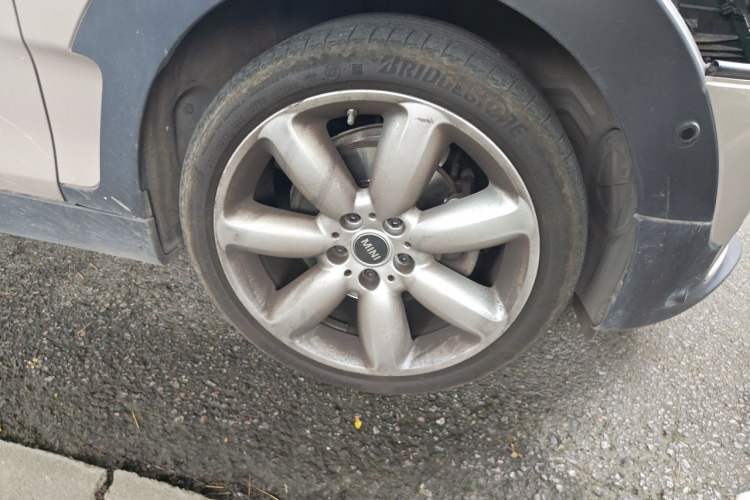 Used MINI Clubman 2023 1.5T COOPER Connoisseur Right Front Wheel Hub