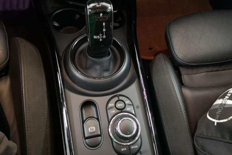 Used MINI Clubman 2023 2.0T COOPER S Limited Edition Arc Gear Lever