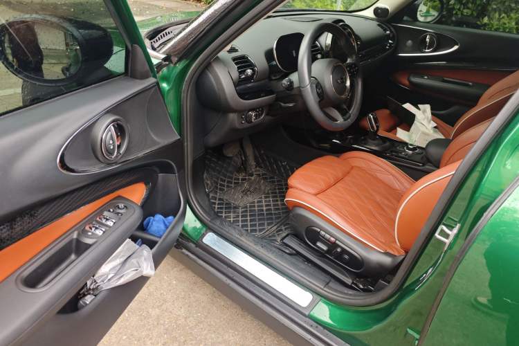 Used MINI Clubman 2023 1.5T COOPER Connoisseur Driver Seat