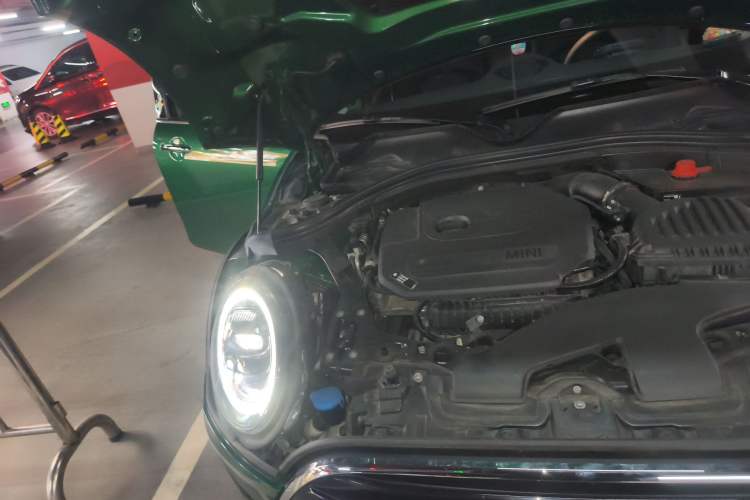 Used MINI Clubman 2023 1.5T COOPER Connoisseur Engine Bay Right