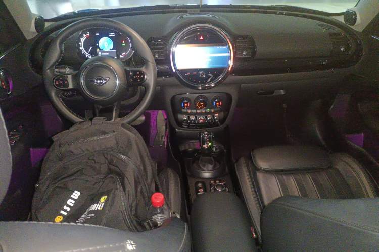 Used MINI Clubman 2023 1.5T COOPER Connoisseur Interior 2