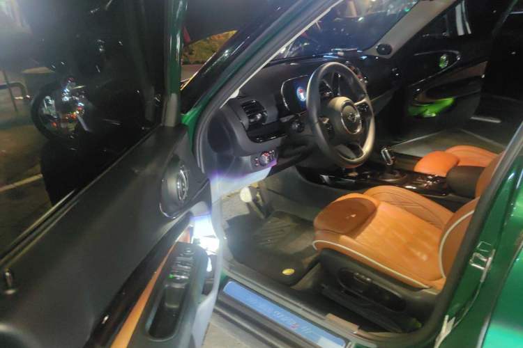 Used MINI Clubman 2023 2.0T COOPER S Connoisseur Interior 3