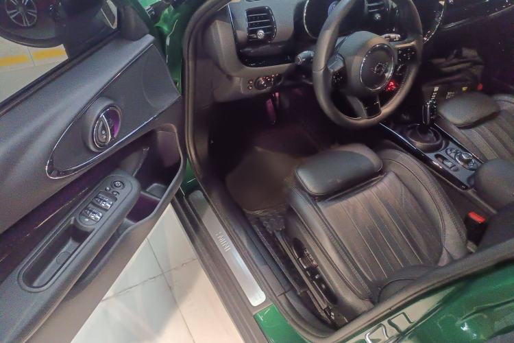 Used MINI Clubman 2023 1.5T COOPER Connoisseur Interior 3