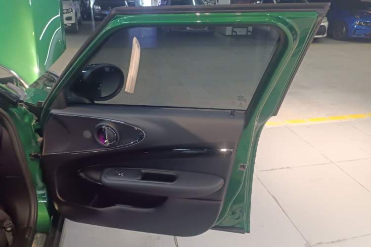 Used MINI Clubman 2023 1.5T COOPER Connoisseur Interior 5