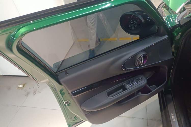 Used MINI Clubman 2023 1.5T COOPER Connoisseur Interior 7