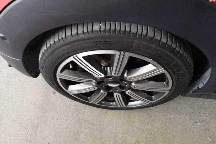 Used MINI Clubman 2023 2.0T COOPER S Limited Edition Arc Left Front Wheel Hub