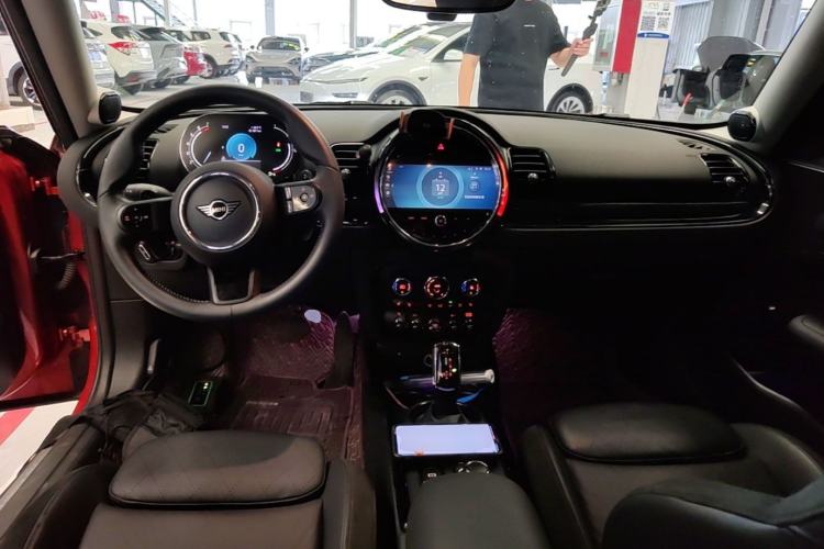 Used MINI Clubman 2023 2.0T COOPER S Connoisseur Center Console