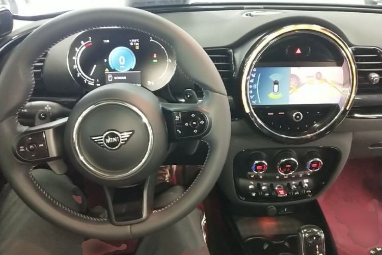 Used MINI Clubman 2023 2.0T COOPER S Connoisseur Center Console
