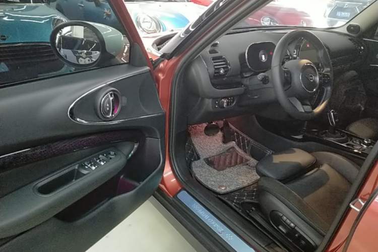 Used MINI Clubman 2023 2.0T COOPER S Connoisseur Driver Seat