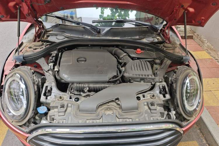 Used MINI Clubman 2023 1.5T COOPER Classic Edition Engine Bay