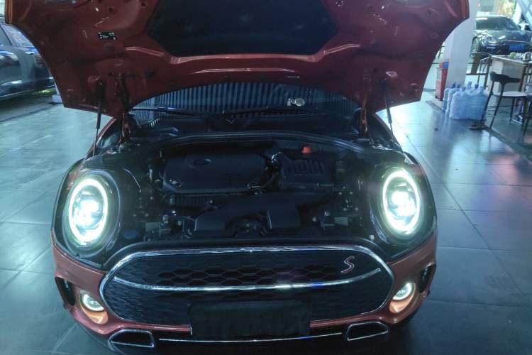 Used MINI Clubman 2023 2.0T COOPER S Connoisseur Engine Bay