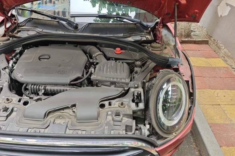 Used MINI Clubman 2023 1.5T COOPER Classic Edition Engine Bay Left