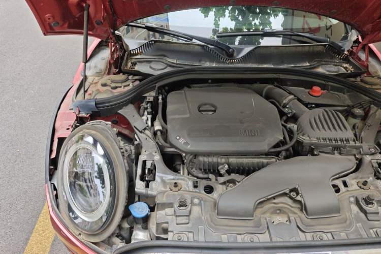 Used MINI Clubman 2023 1.5T COOPER Classic Edition Engine Bay Right