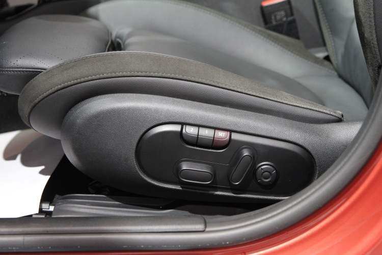 Used MINI Clubman 2023 2.0T COOPER S Limited Edition Arc Interior 12
