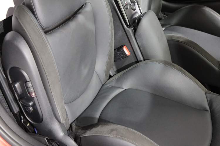 Used MINI Clubman 2023 2.0T COOPER S Limited Edition Arc Interior 3
